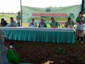 Semarak Menanam Bersama Di Kampus Astapada